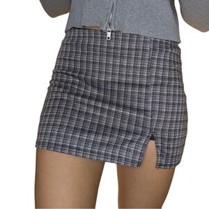 American Eagle Outfitters Checkered Mini Skirt - Black and White XS
